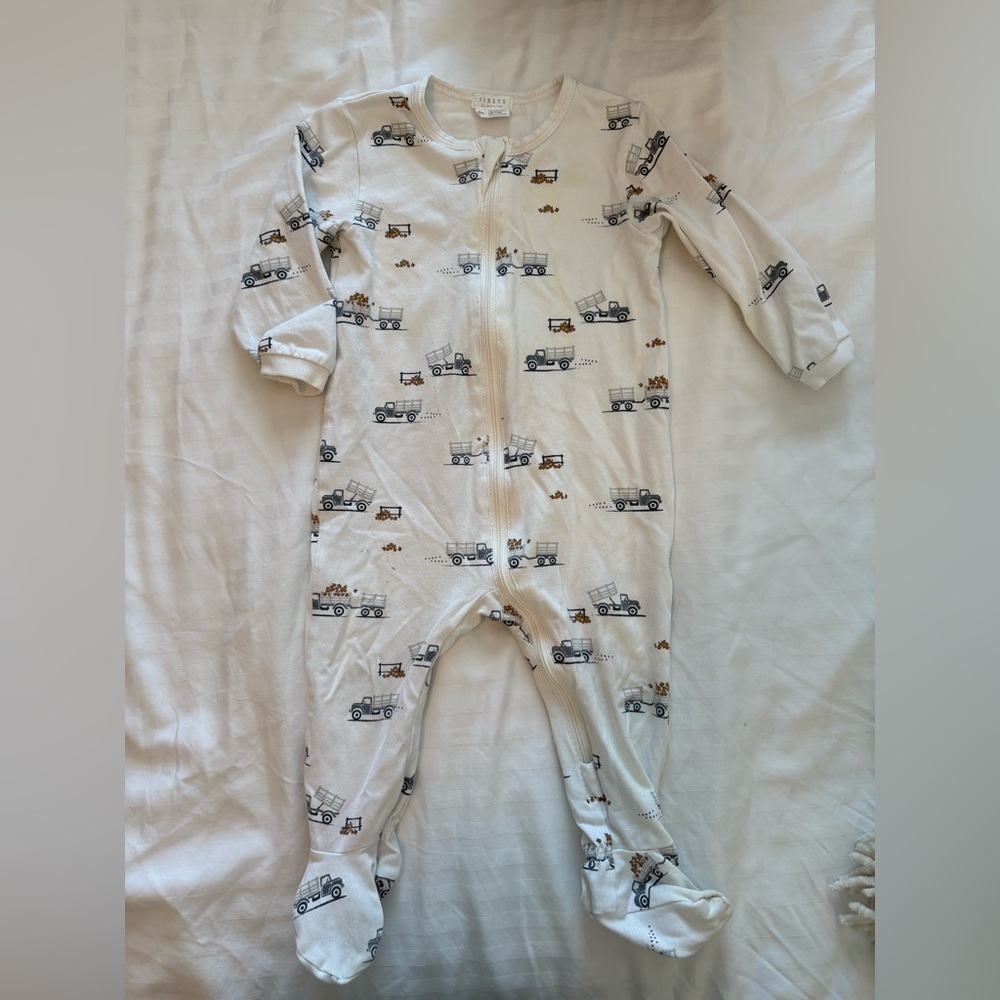 Petit Lem White and Gray Truck Print Footie